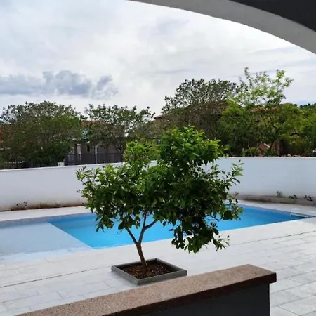 Vesna - With Pool * نين